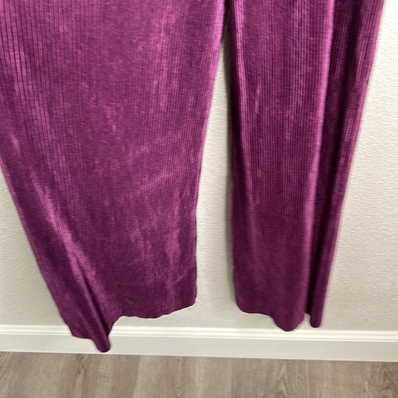 Forever 21 Plum Wide Leg Pleated Plisse Sheer Jumpsuit Size Small - Picture 6 of 7